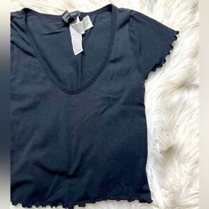 Forever 21 Lattice trim short leave top black size Small